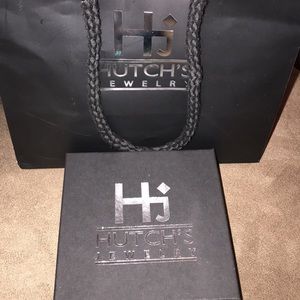 1ct Diamond Cross From HUTCHES JEWELRY